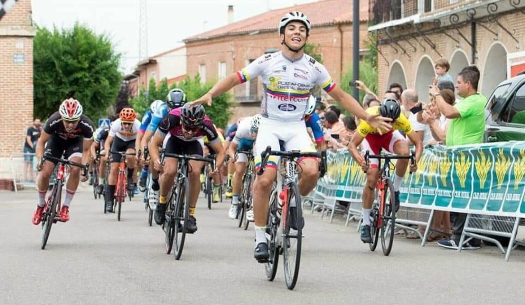 www.federacioncolombianadeciclismo.com/wp-content/uploads/2018/07/NicoGomez.jpg
